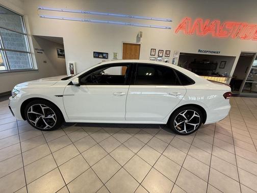 2020 Volkswagen Passat 2.0T R-Line