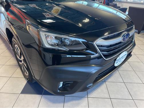 Crystal Black Silica 2020 Subaru Outback Premium