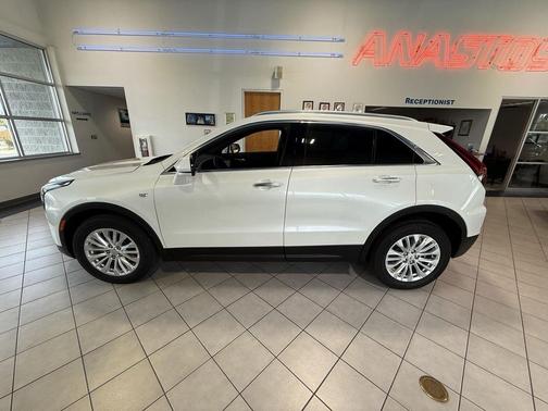 2024 Cadillac XT4 Luxury