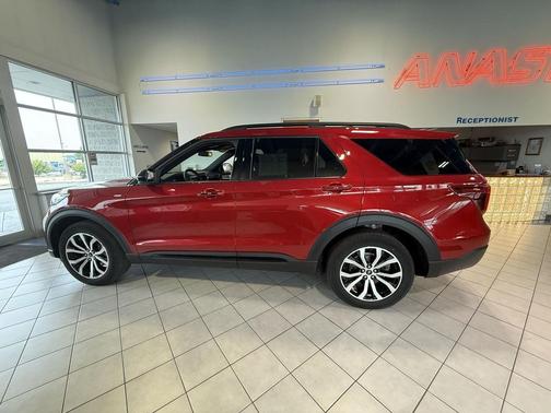 2022 Ford Explorer ST-Line
