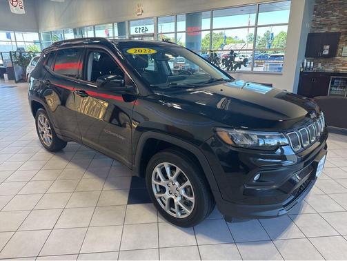Diamond Black Crystal Pearlcoat 2022 Jeep Compass Latitude Lux