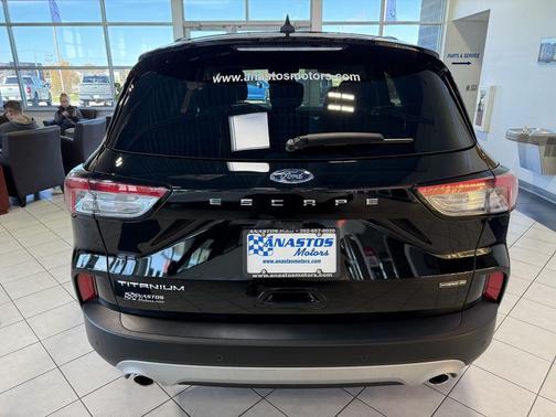 2022 Ford Escape Titanium