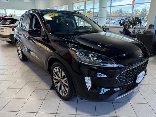 2022 Ford Escape Titanium