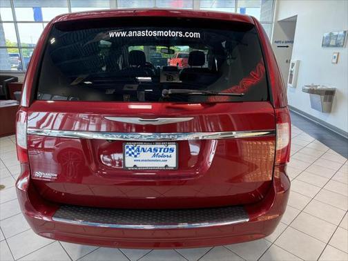 2013 Chrysler Town & Country Touring-L
