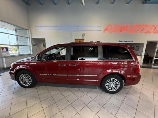 2013 Chrysler Town & Country Touring-L