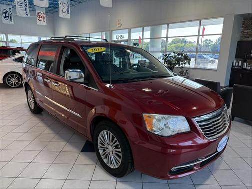 2013 Chrysler Town & Country Touring-L