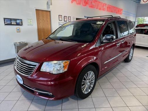 2013 Chrysler Town & Country Touring-L
