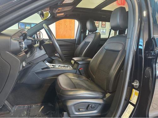 Agate Black Metallic 2023 Ford Explorer ST-Line
