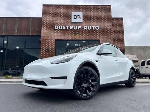 Pearl White Multi-Coat 2022 Tesla Model Y Long Range Dual Motor All-Wheel Drive SUV