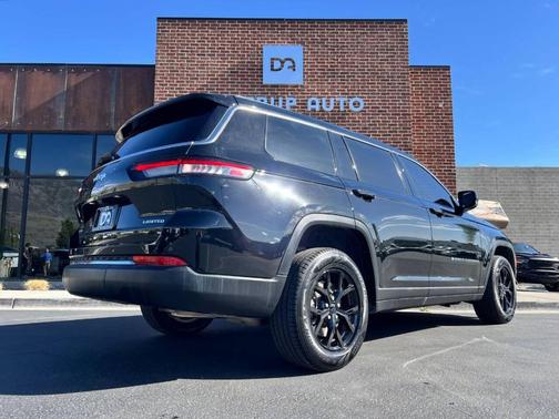 Diamond Black Crystal Pearlcoat 2023 Jeep Grand Cherokee L Limited