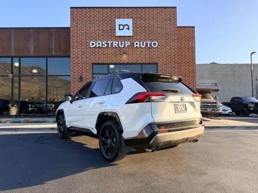 2021 Toyota RAV4 Hybrid SE