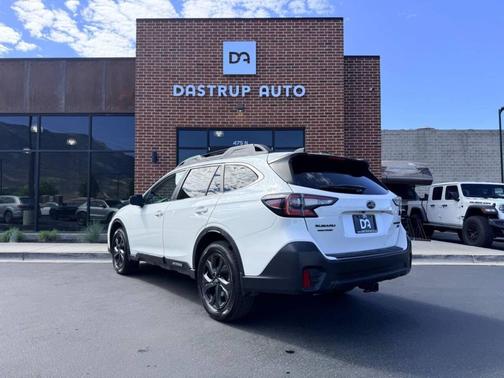 Crystal White Pearl 2020 Subaru Outback Onyx Edition XT