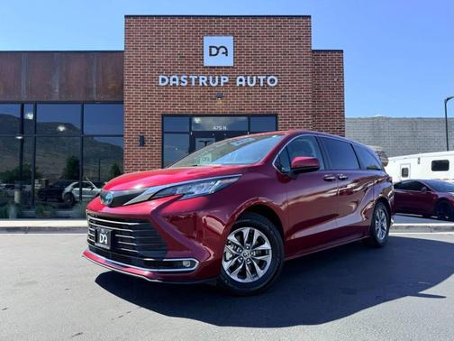 Ruby Flare Pearl 2022 Toyota Sienna XLE