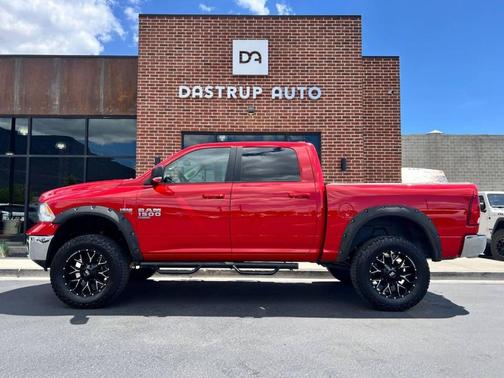 Flame Red Clearcoat 2019 RAM 1500 Big Horn