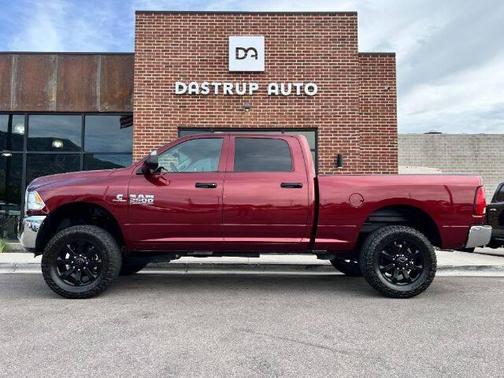 2017 RAM 2500 Tradesman Crew Cab 4x4 6'4' Box