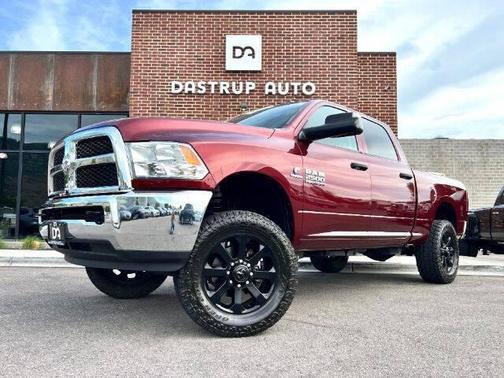 2017 RAM 2500 Tradesman Crew Cab 4x4 6'4' Box