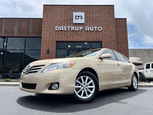 Sandy Beach Metallic 2011 Toyota Camry XLE
