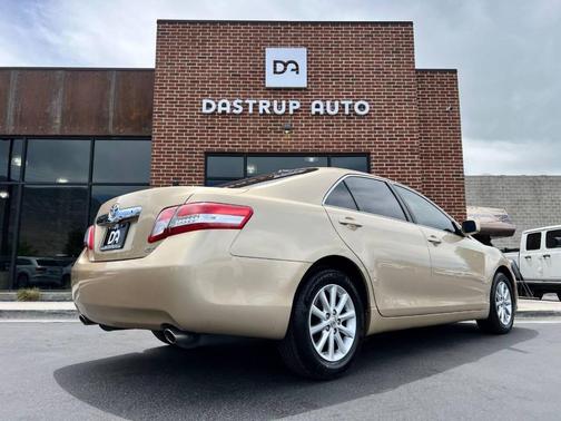 Sandy Beach Metallic 2011 Toyota Camry XLE