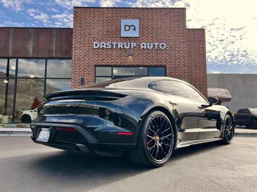 2021 Porsche Taycan Turbo S