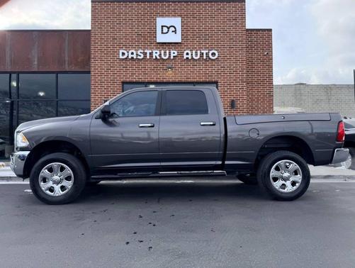 2017 RAM 2500 Big Horn Crew Cab 4x4 6'4' Box