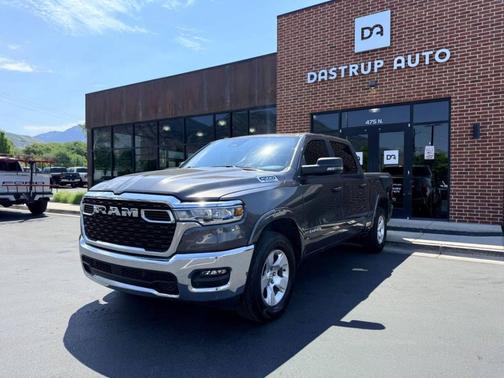 Granite Crystal Metallic Clearcoat 2025 RAM 1500 Big Horn/Lone Star