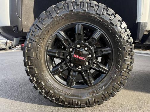 2024 GMC Sierra 2500 AT4