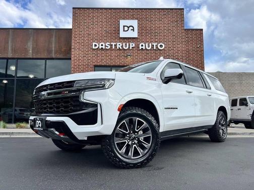 Summit White 2022 Chevrolet Suburban 4WD Z71