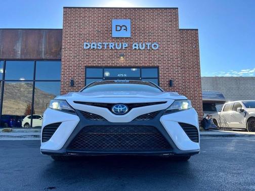 2018 Toyota Camry Hybrid XLE