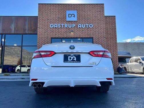 2018 Toyota Camry Hybrid XLE