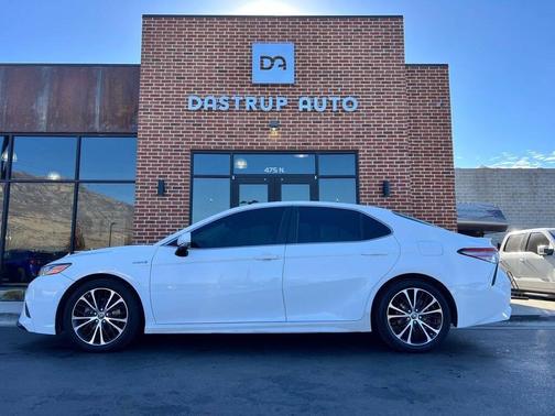 2018 Toyota Camry Hybrid XLE