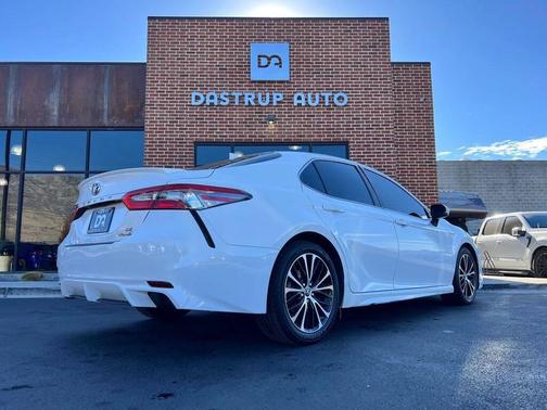 2018 Toyota Camry Hybrid XLE