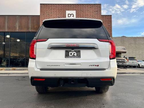 2021 GMC Yukon XL 4WD AT4