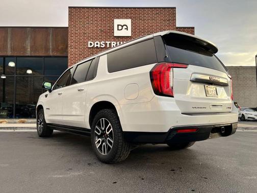 2021 GMC Yukon XL 4WD AT4