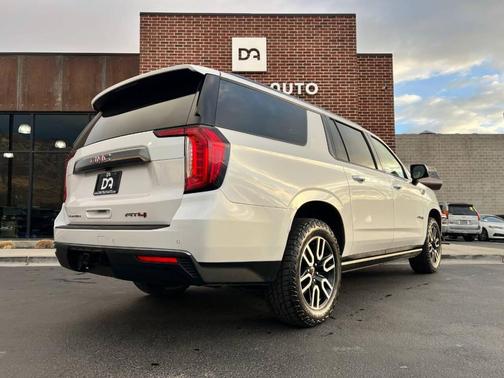 2021 GMC Yukon XL 4WD AT4