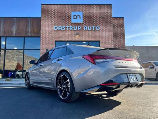 2023 Hyundai ELANTRA SE