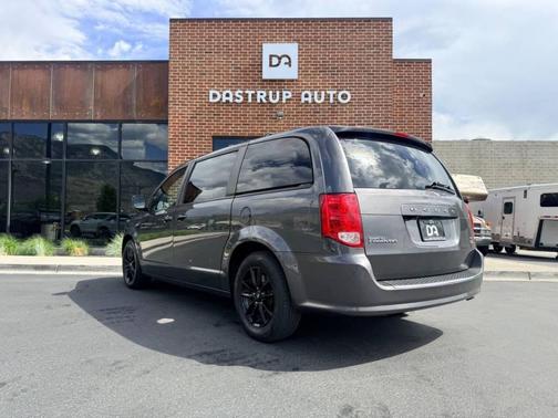 Granite Pearlcoat 2019 Dodge Grand Caravan GT