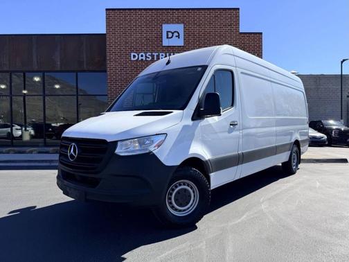 Arctic White 2019 Mercedes-Benz Sprinter 2500 High Roof V6