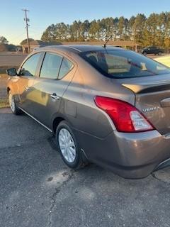 2016 Nissan Versa SV