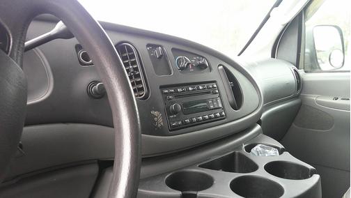 white 2008 Ford E150 Cargo