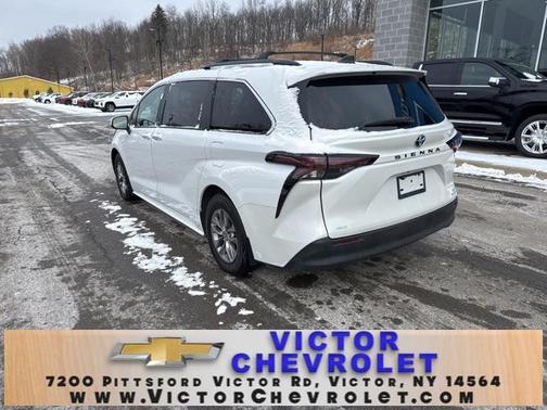 2023 Toyota Sienna XLE
