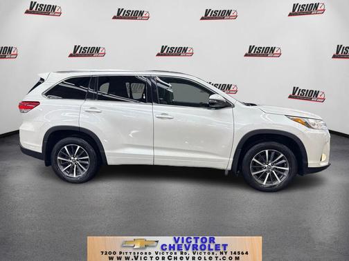 Blizzard Pearl 2017 Toyota Highlander XLE