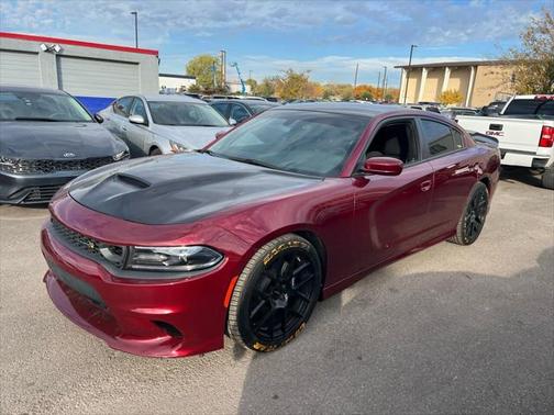 Photo 4 of 29 of 2019 Dodge Charger R/T