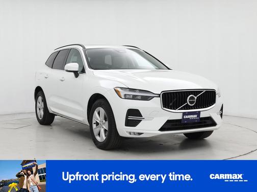 2022 Volvo XC60 B5 Momentum
