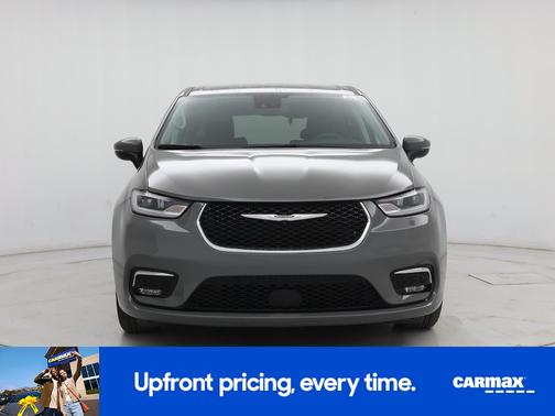 Gray 2023 Chrysler Pacifica Touring L