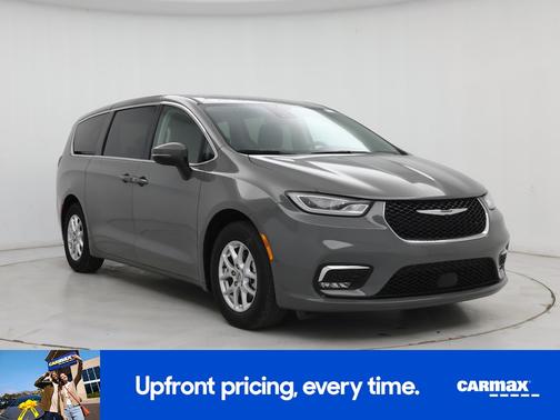 Gray 2023 Chrysler Pacifica Touring L