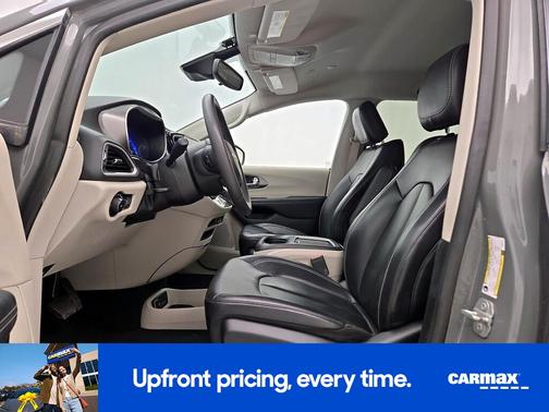 Gray 2023 Chrysler Pacifica Touring L