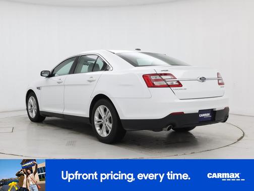 White 2018 Ford Taurus SE