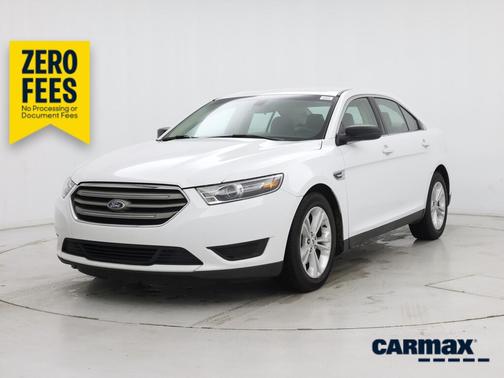 White 2018 Ford Taurus SE