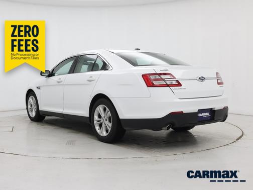 White 2018 Ford Taurus SE