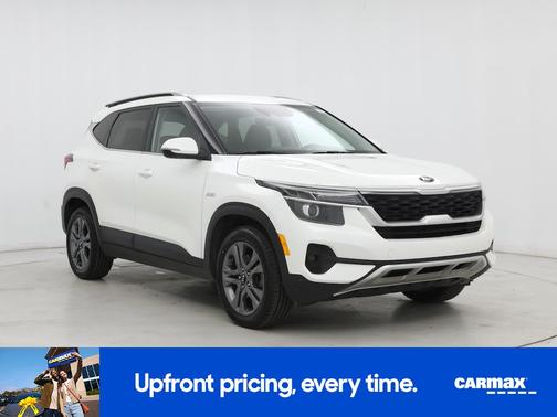 White 2021 Kia Seltos S